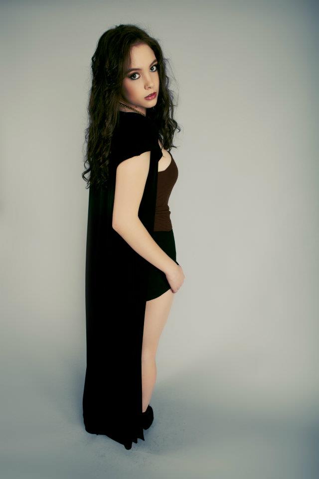 Female model photo shoot of KeziaAdler