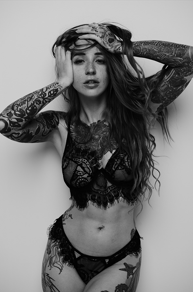 Female model photo shoot of Yana Sinner