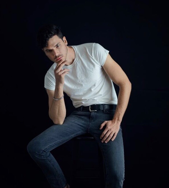 Male model photo shoot of Jesse Taylor