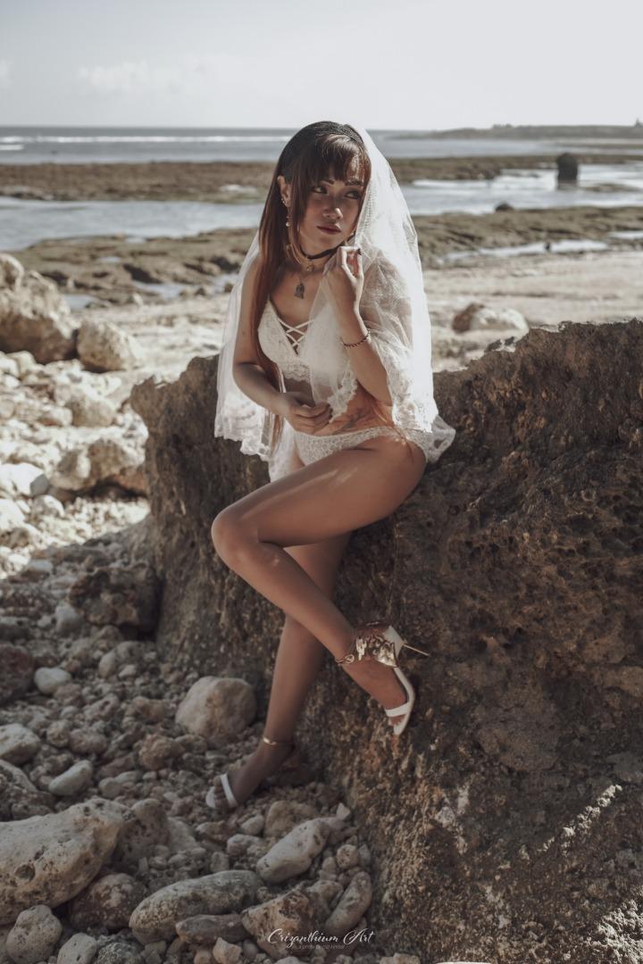 Female model photo shoot of Amy Laurent 777