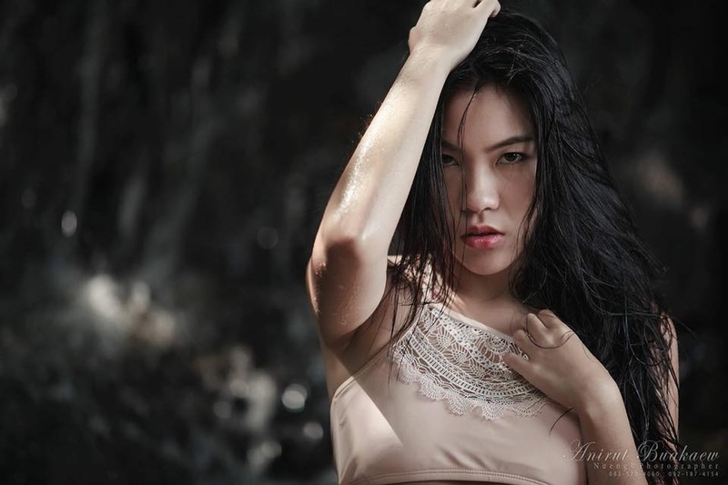 Female model photo shoot of Linsay Noramon
