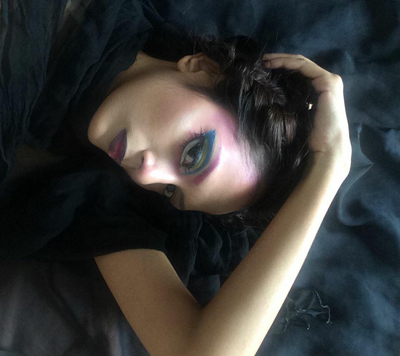 Female model photo shoot of Careshmua