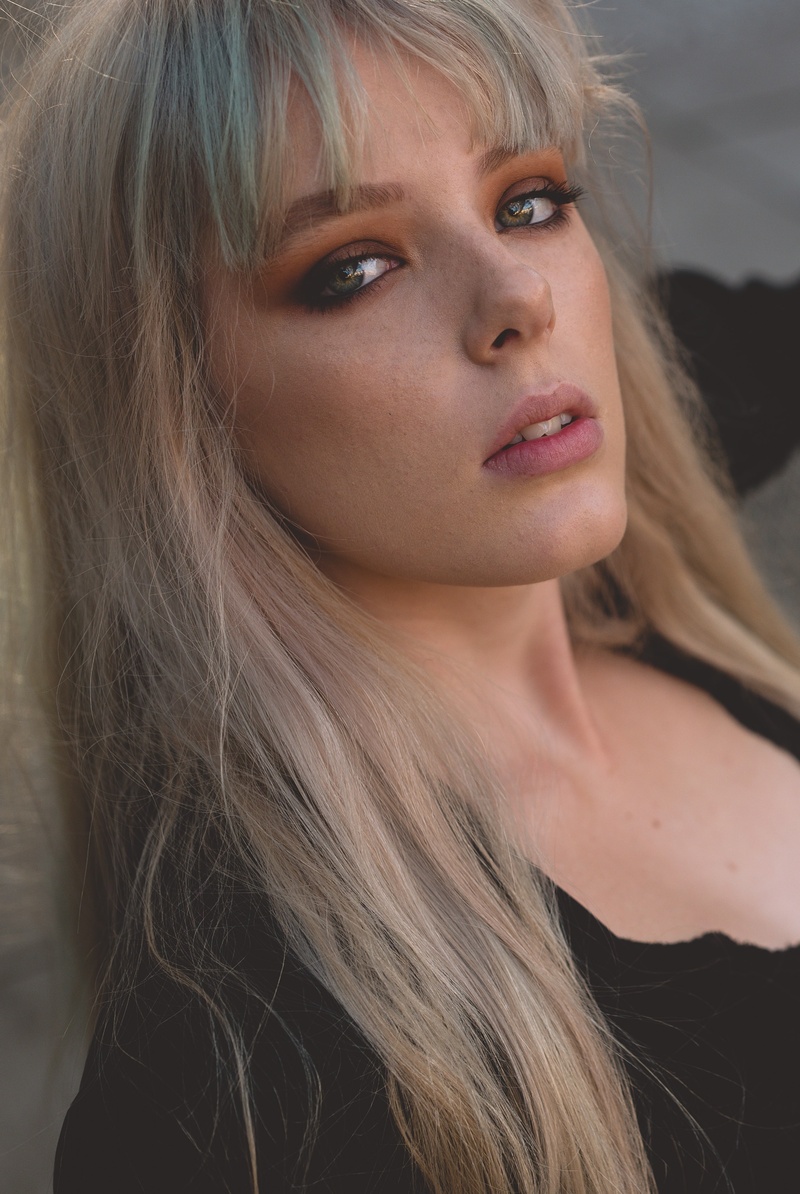 Female model photo shoot of Viola Pink