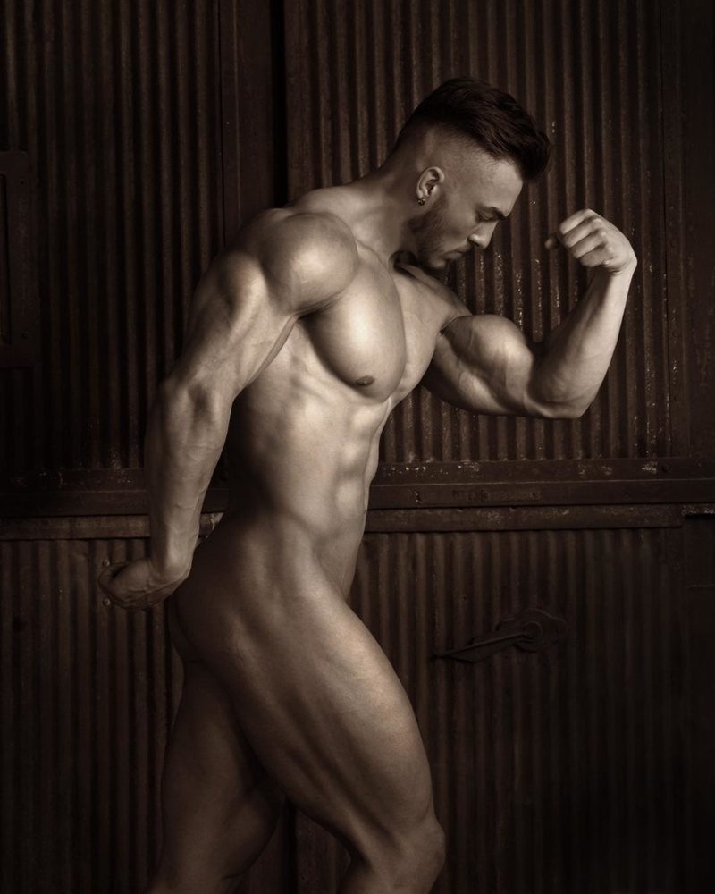 Male model photo shoot of Vanilla_hulk by Fitness Fine Arts