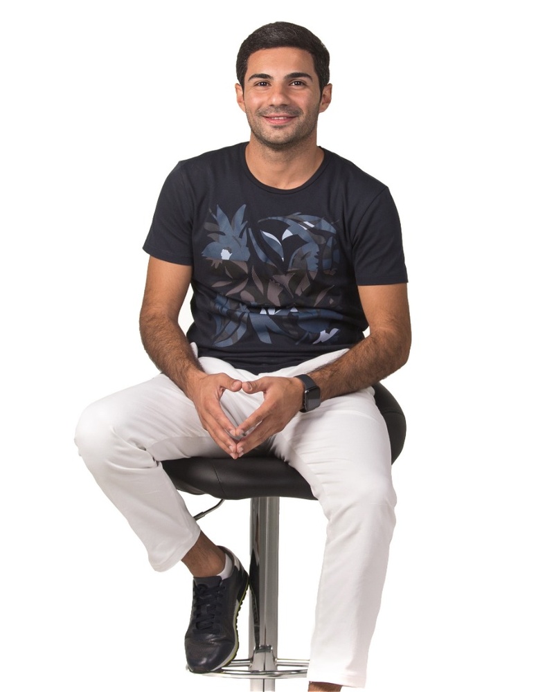 Male model photo shoot of Mhamad Tajideen