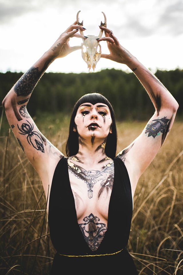 Female model photo shoot of Kevyn Lilith