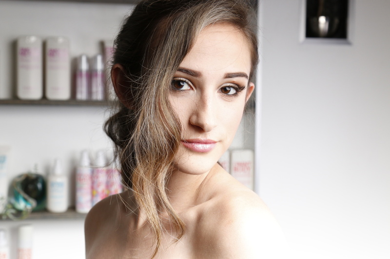 Female model photo shoot of alliekostrinsky in Headbetter Salon