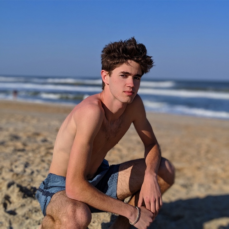 Male model photo shoot of DylanMason21