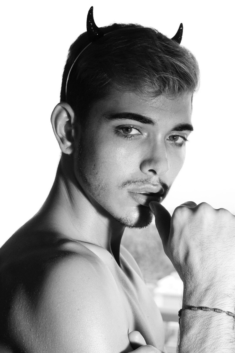 Male model photo shoot of Sandygomez1997