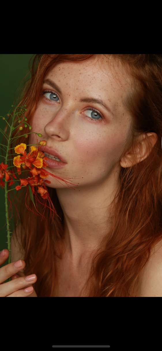 Female model photo shoot of Anna K Albright