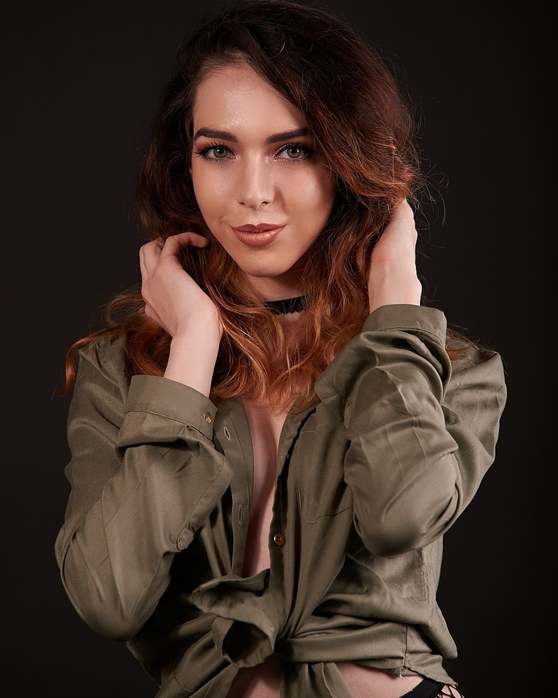 Female model photo shoot of Ana Maria Magdalena