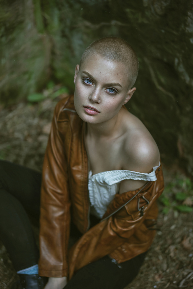 Female model photo shoot of Alia Rose