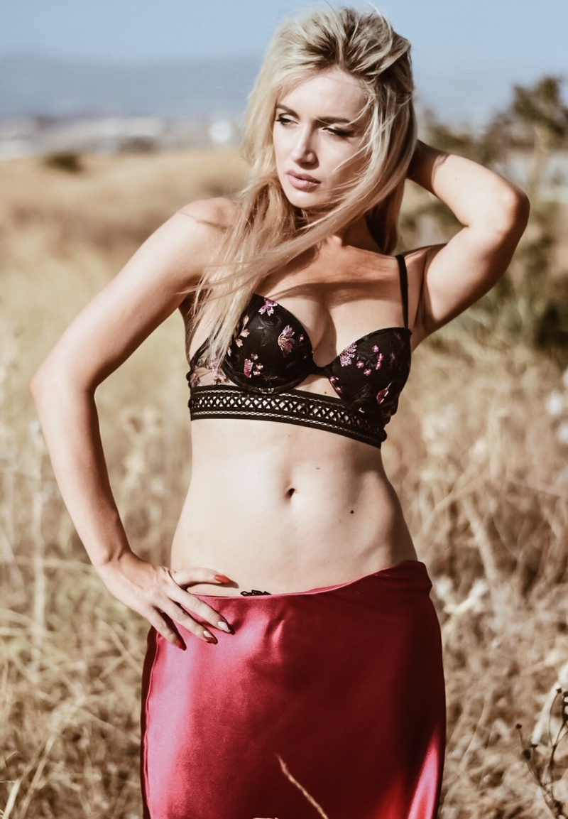 Female model photo shoot of Visenya Clark in Marbella