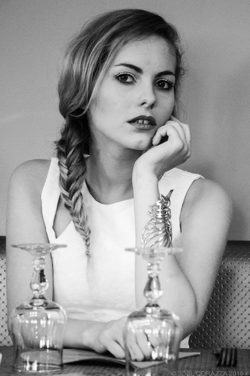 Female model photo shoot of Alice Slvn