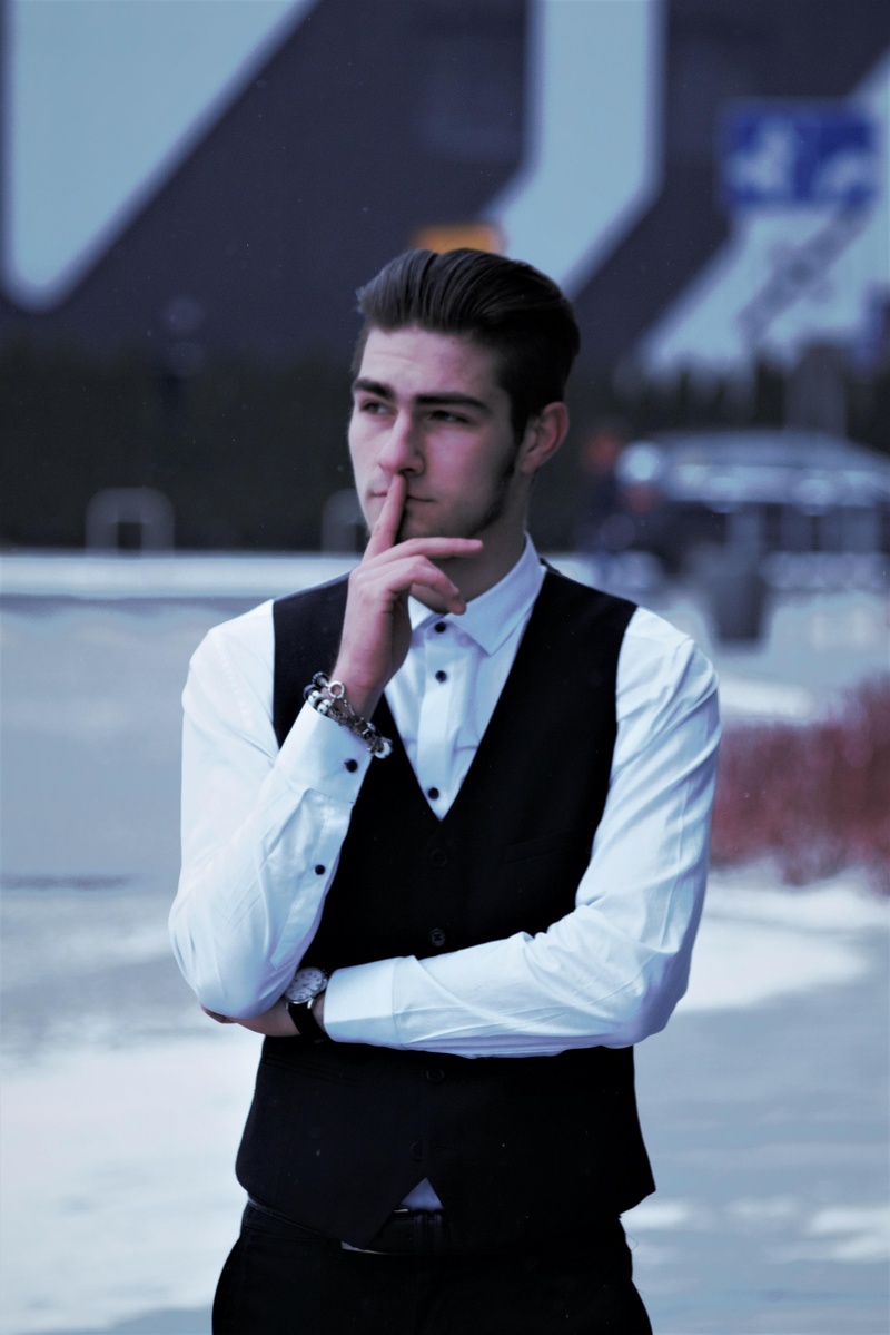 Male model photo shoot of Alex Lance