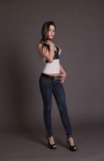 Female model photo shoot of Lisha Anonymous