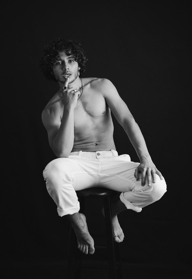 Male model photo shoot of MaximilianSeed