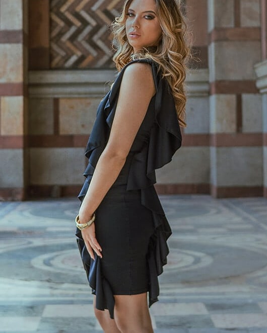 Female model photo shoot of Milica Dabovic