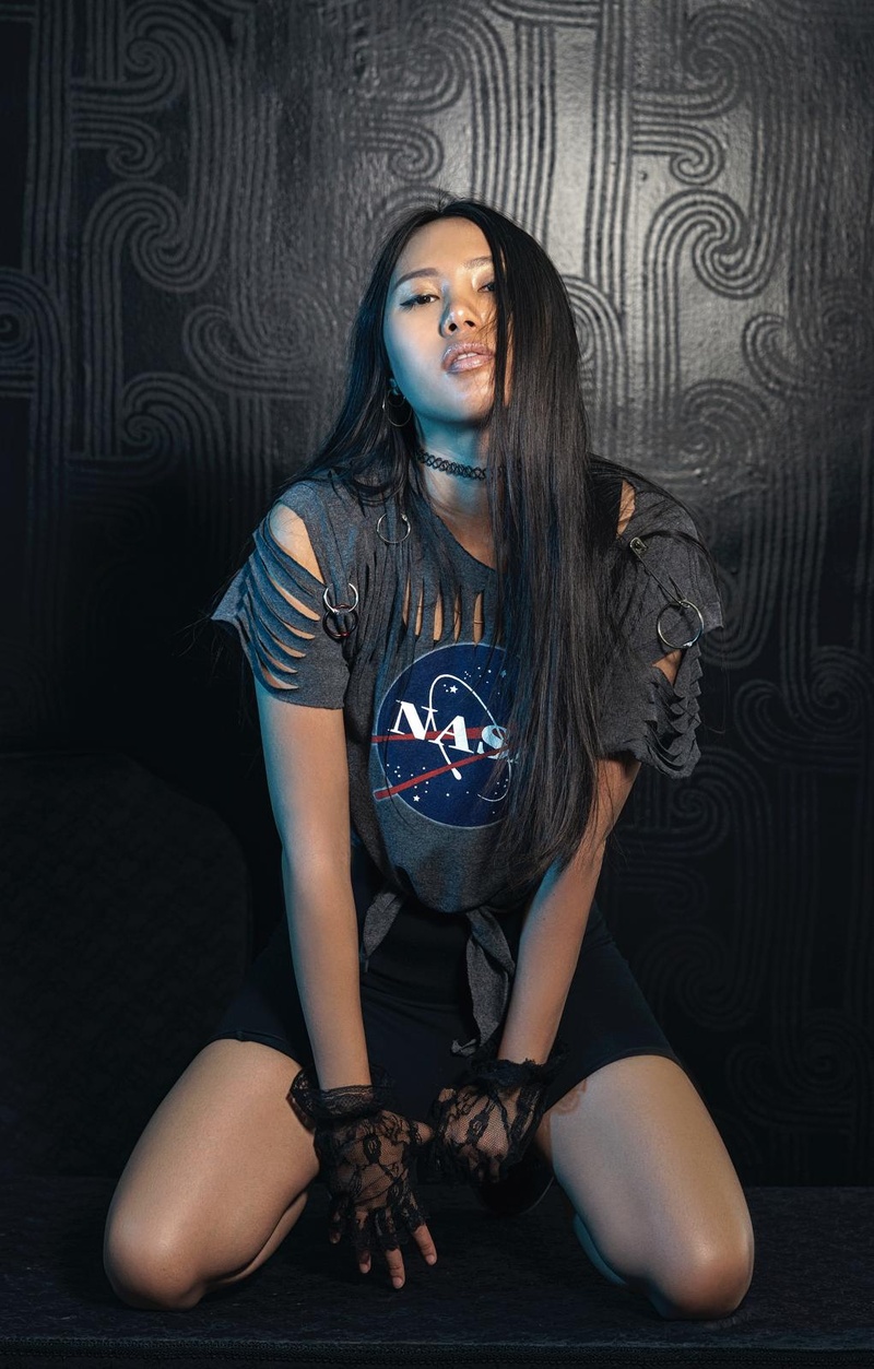 Female model photo shoot of Moonlovechilde