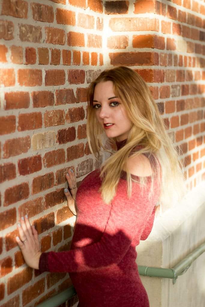 Female model photo shoot of BaileySwicegood