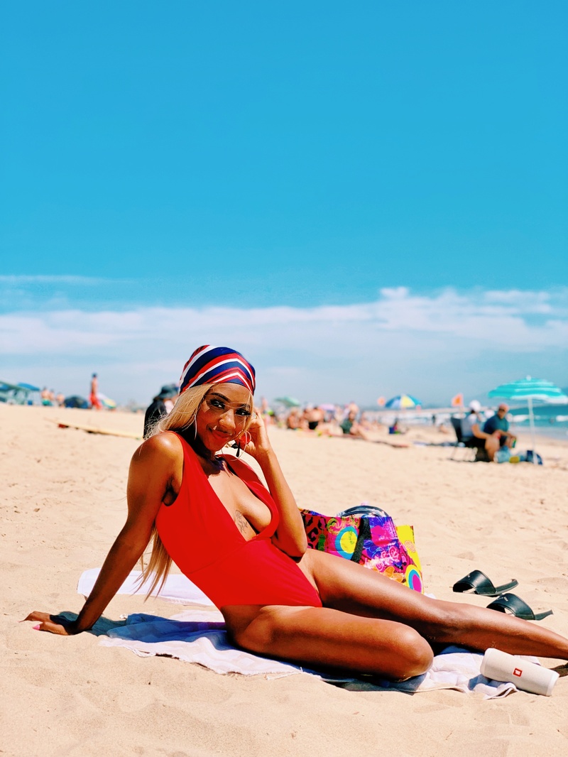 Female model photo shoot of cyrashoots in Venice Beach, Cali