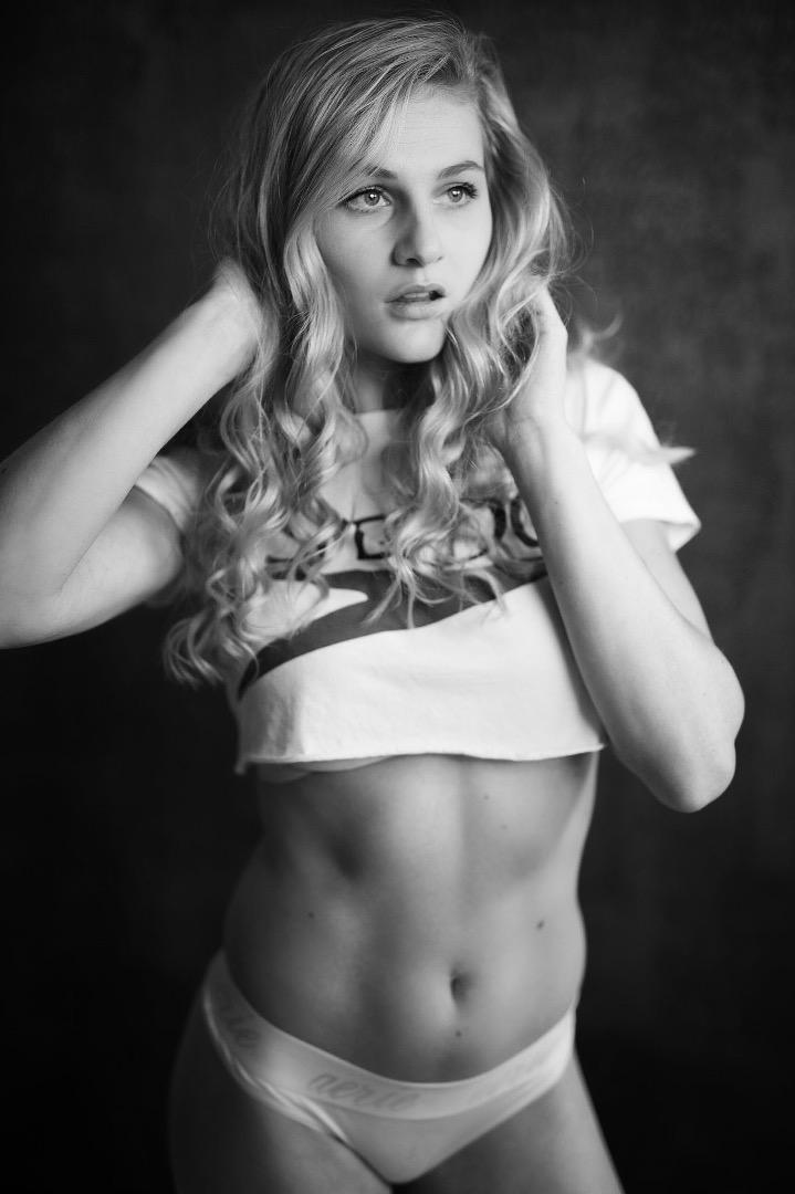 Female model photo shoot of rebekahzoellner