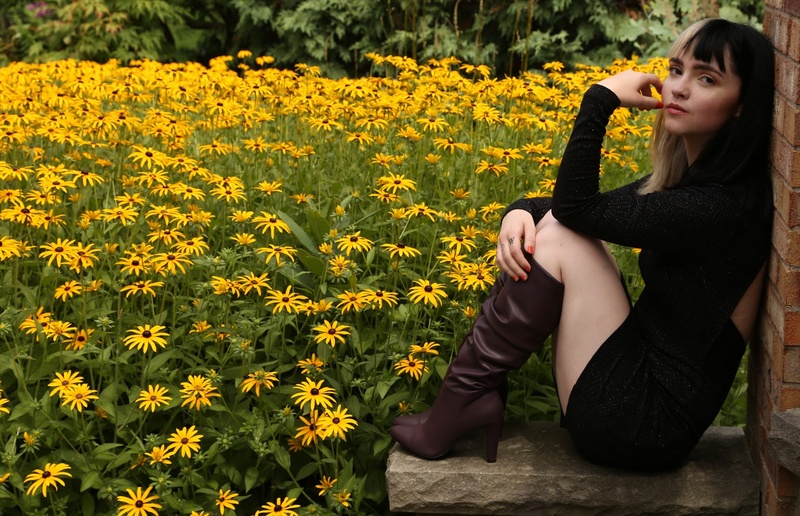 Female model photo shoot of violethampton in Springbank Park