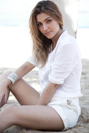 Female model photo shoot of Nicole Evangeline