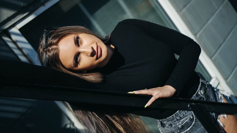Female model photo shoot of Marina Kondratiev