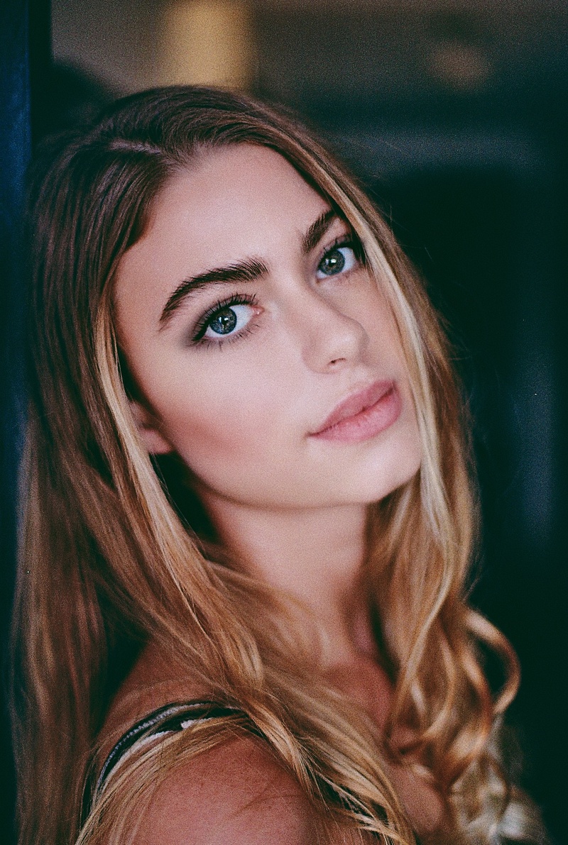 Female model photo shoot of Taloulah mair