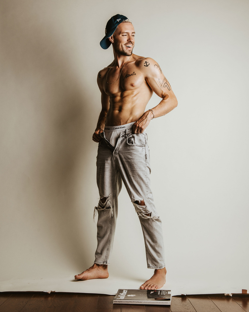 Male model photo shoot of Mikelis