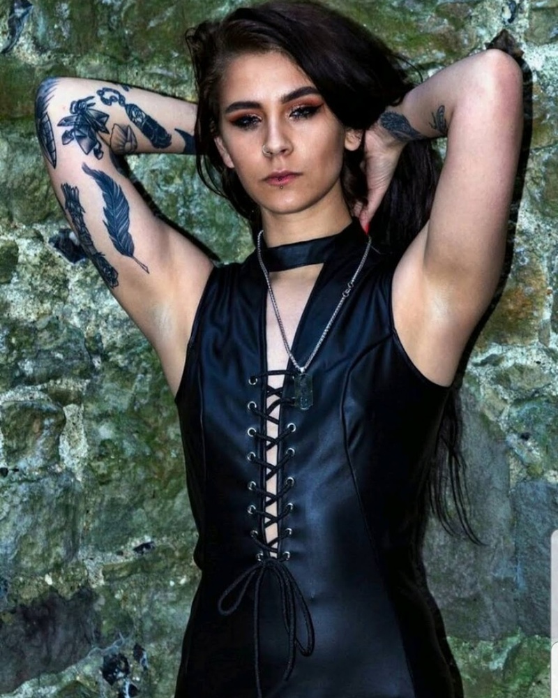 Female model photo shoot of DevilsCat