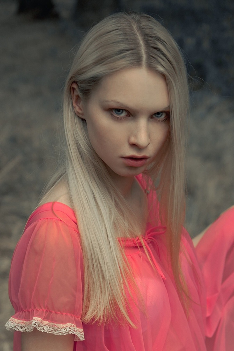 Female model photo shoot of Agnieszka K