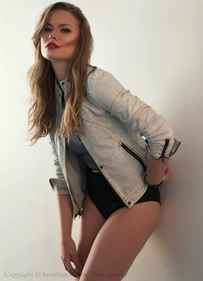 Female model photo shoot of Share InnSaei