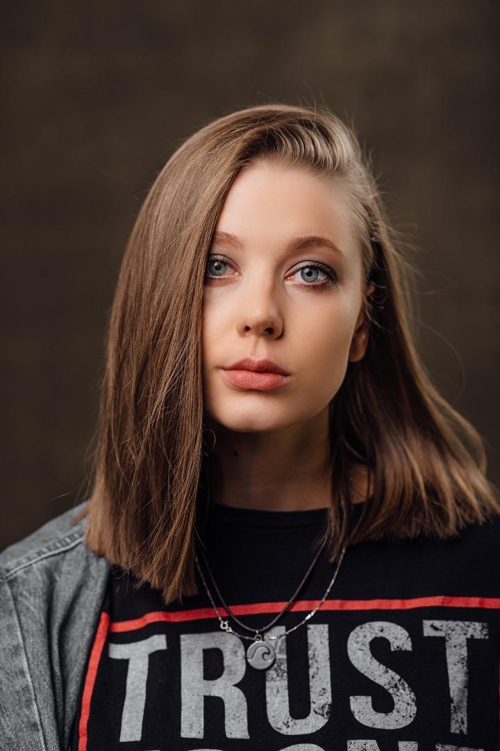 Female model photo shoot of Lilibet