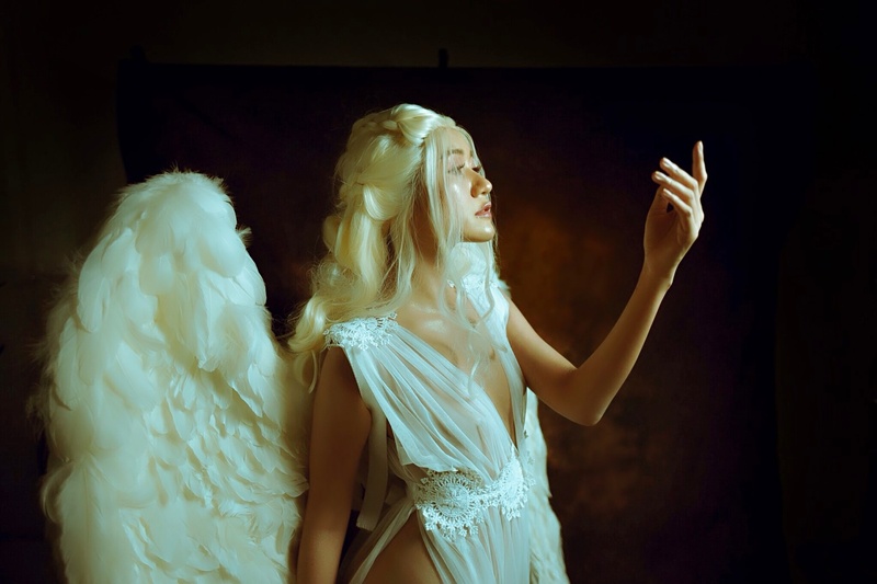 Female model photo shoot of Airi The Angel