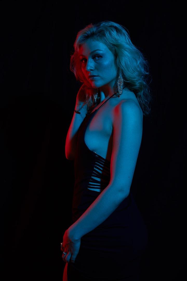 Female model photo shoot of Arrow Denoyer