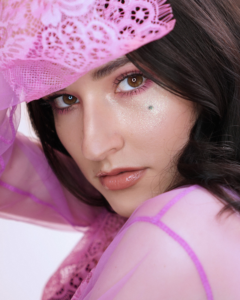 Female model photo shoot of Kristina Lenchuk