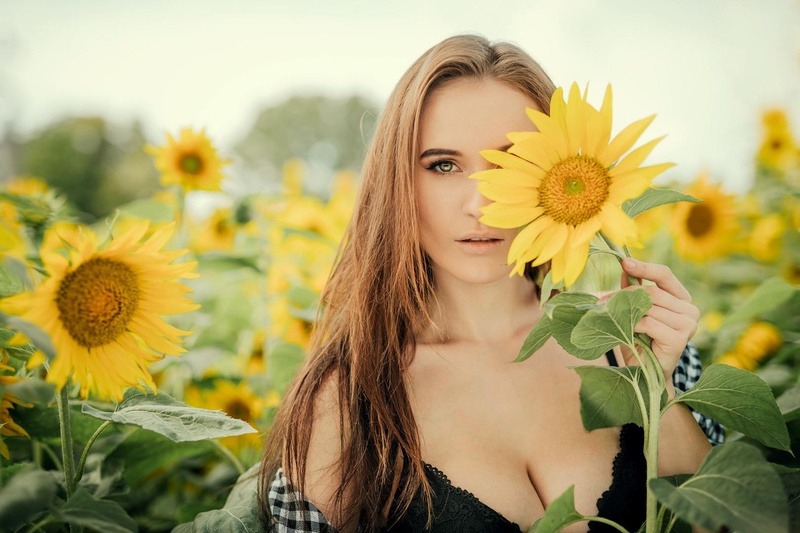 Female model photo shoot of Weronika Sutkowska