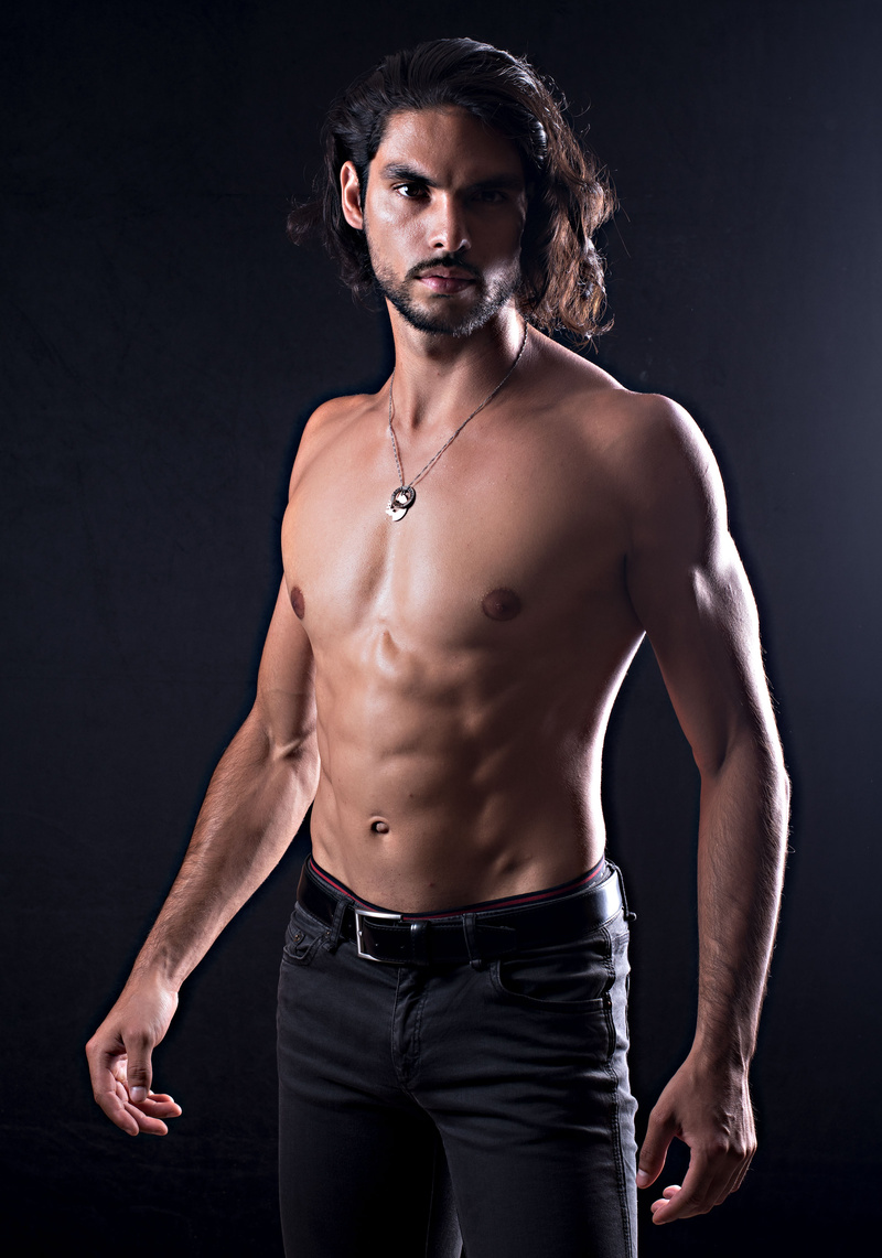 Male model photo shoot of Cesar Baez