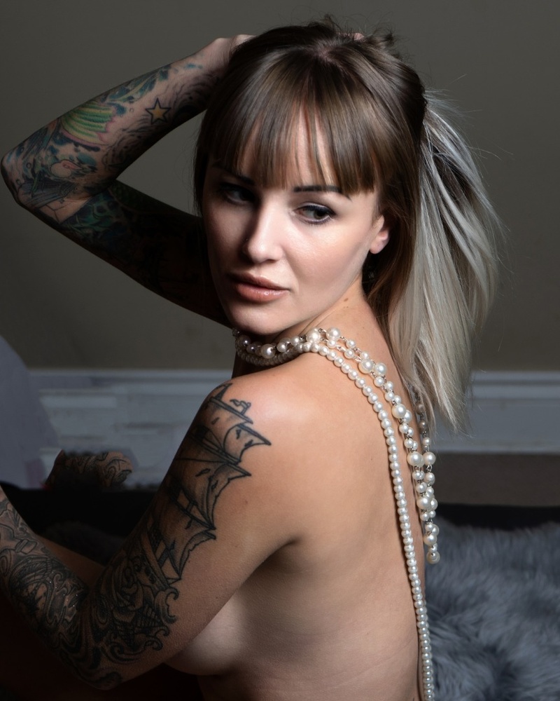 Female model photo shoot of Lori Scott Wooster
