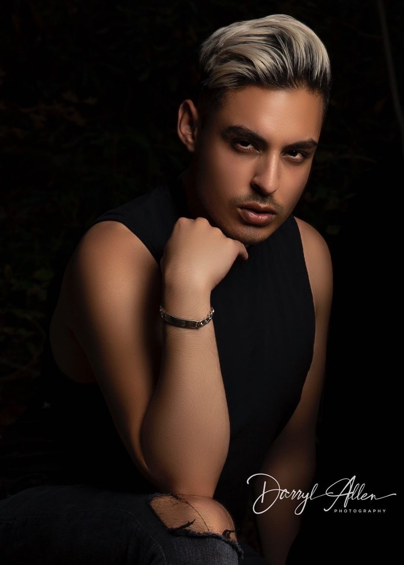 Male model photo shoot of Othemodel