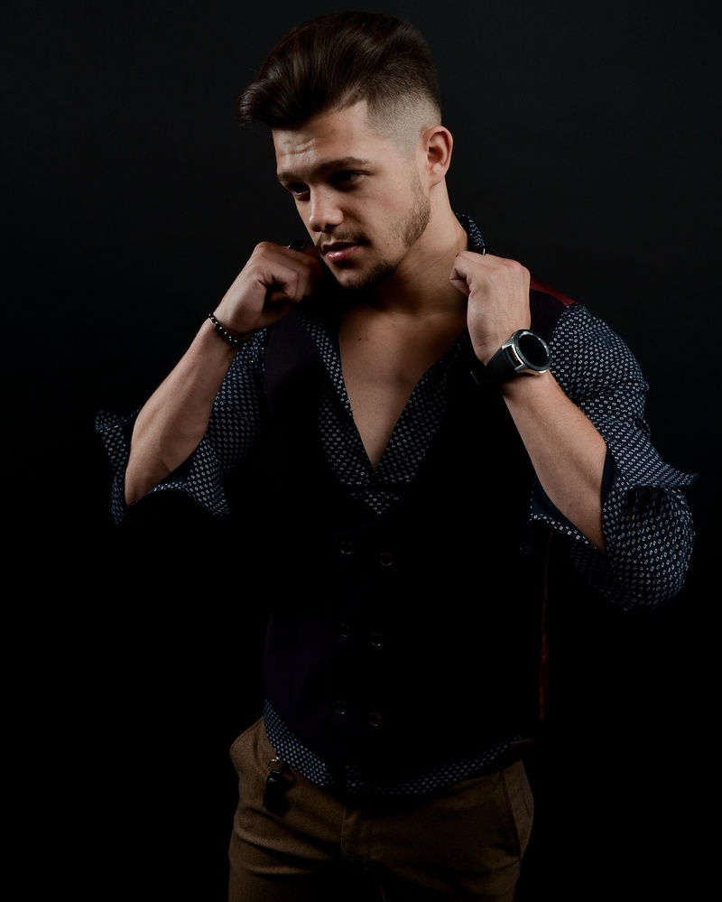Male model photo shoot of Sandu Gabriel Sorin