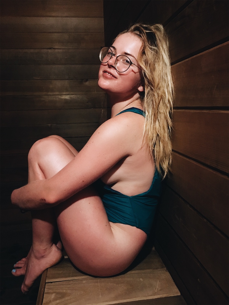 Female model photo shoot of nicoleharley in Colorado