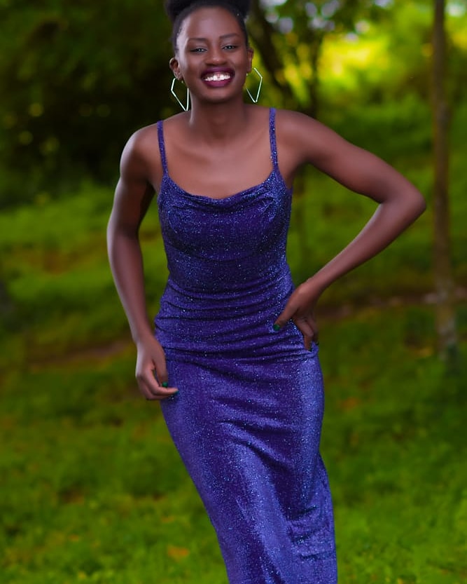 Female model photo shoot of Masinde