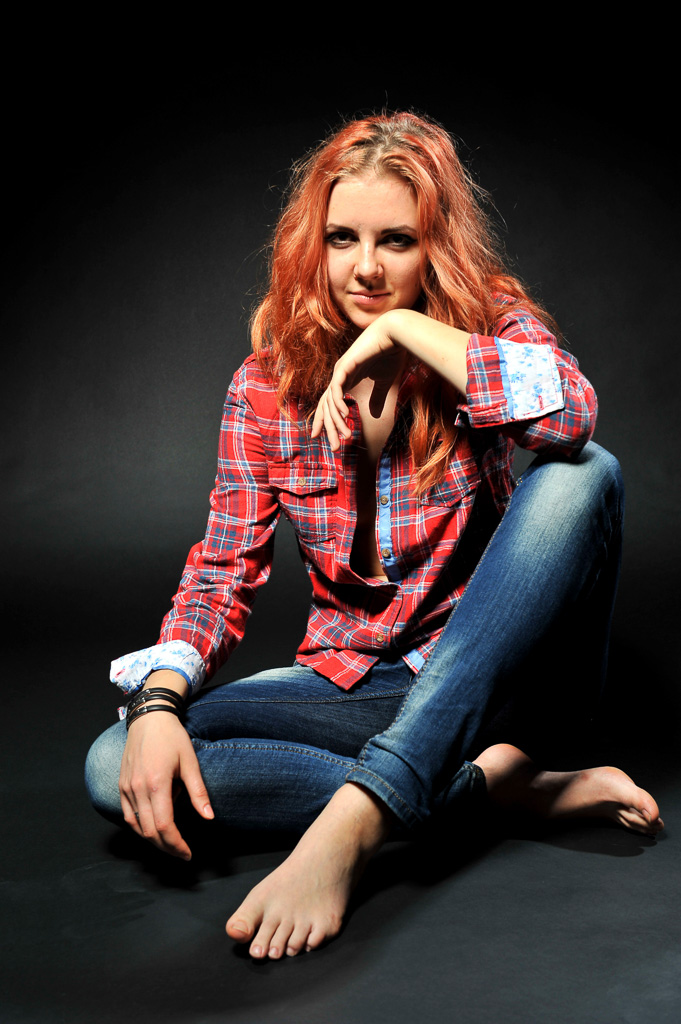 Female model photo shoot of Orista Sun in Kyiv, Ukraine