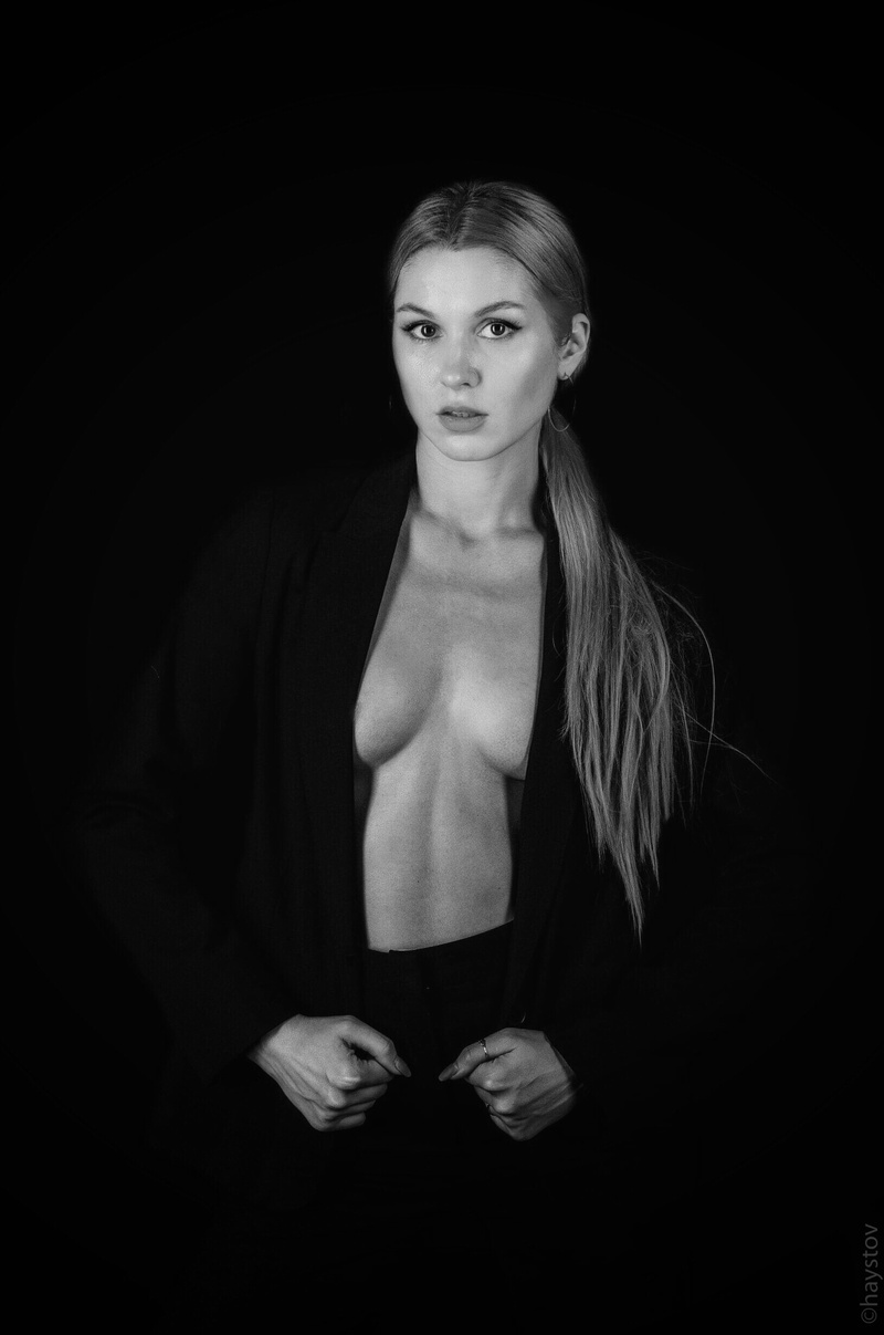 Female model photo shoot of Olga Malykh