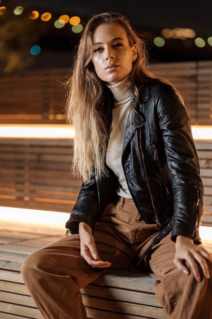 Female model photo shoot of Alina_Alinkina