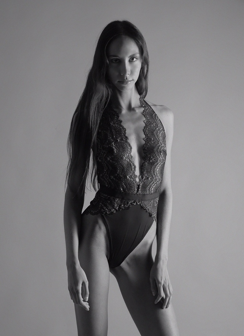 Female model photo shoot of OlgaStarky in London