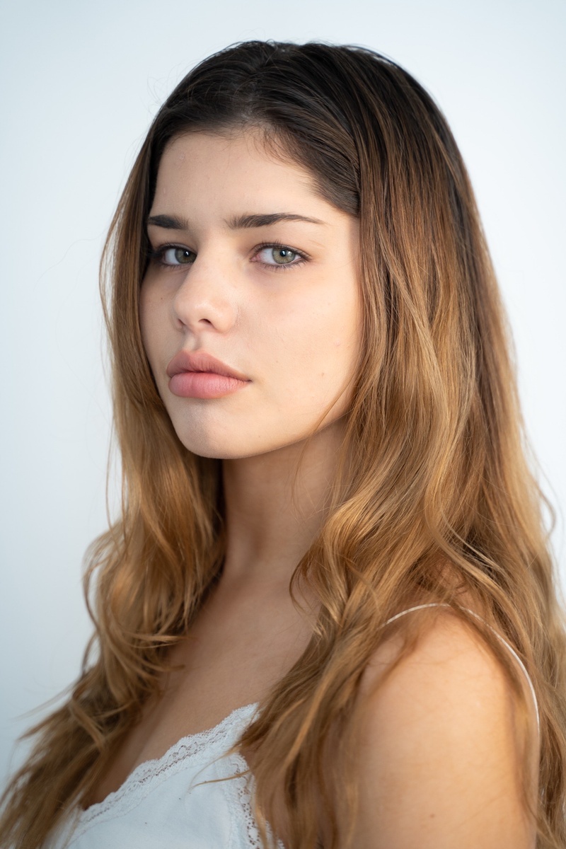 Female model photo shoot of Amygibs711